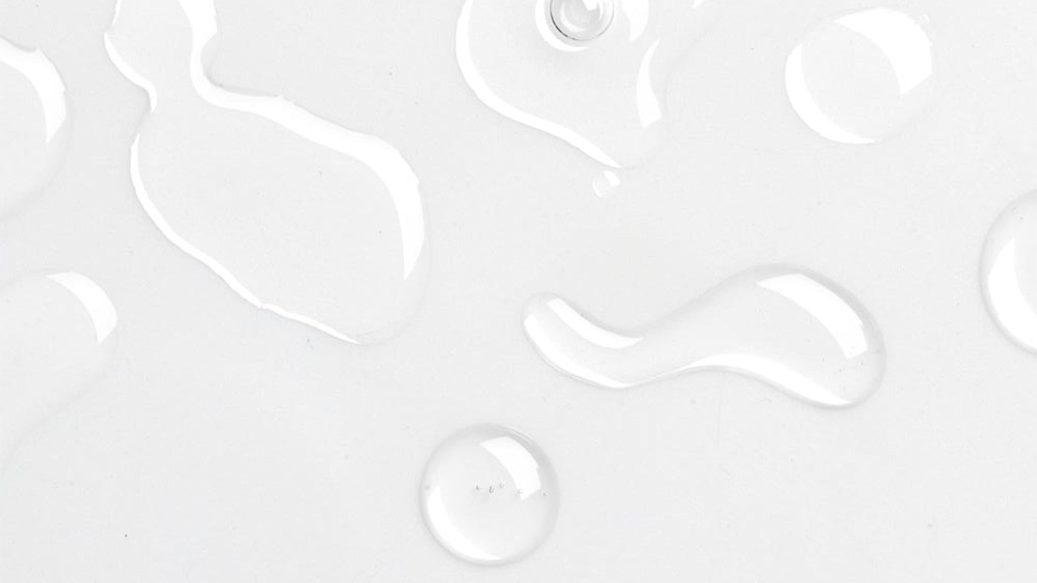 A stunning macro texture photograph of the taïla hydrating dewy toner, showing a crisp, cushiony, moisture-rich fluid droplet, overlaid with five-star verified customer reviews highlighting its intense plumping hydration.